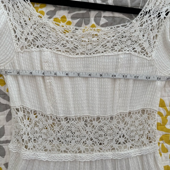 FREE PEOPLE White Crochet Lace Tiered Mini Dress Long Bell Sleeves 4 - Picture 11 of 12